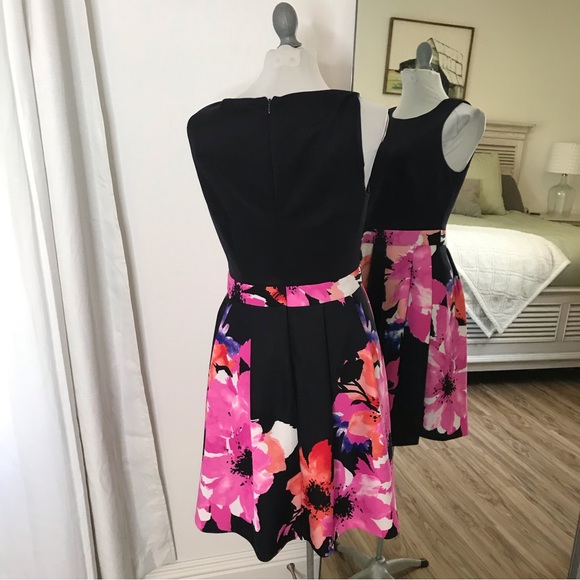 Vince Camuto blue & Pink floral print dress size 6 Stretch pleated A-Line EUC - Picture 3 of 7